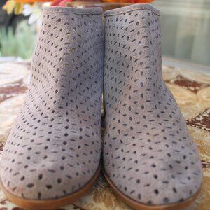 Lucky Brand Suede Booties Tan Size 9 M Back Zipper Closure Pointed Toe